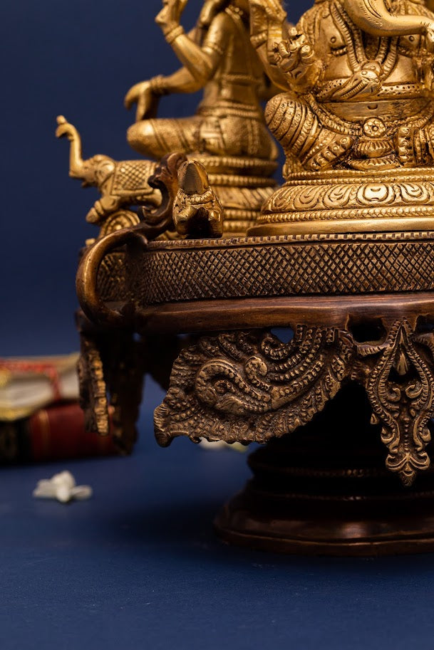 Rotating Lakshmi, Ganesha and Saraswati