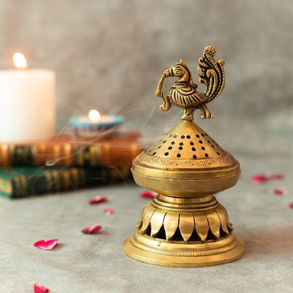 Regal Loban Lamp