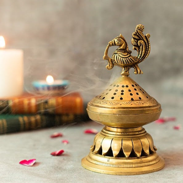 Regal Loban Lamp